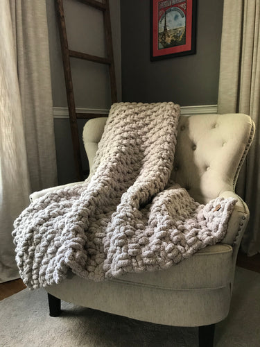 Chunky Knit Throw Blanket | Light Gray Knit Throw - Hands On For Homemade