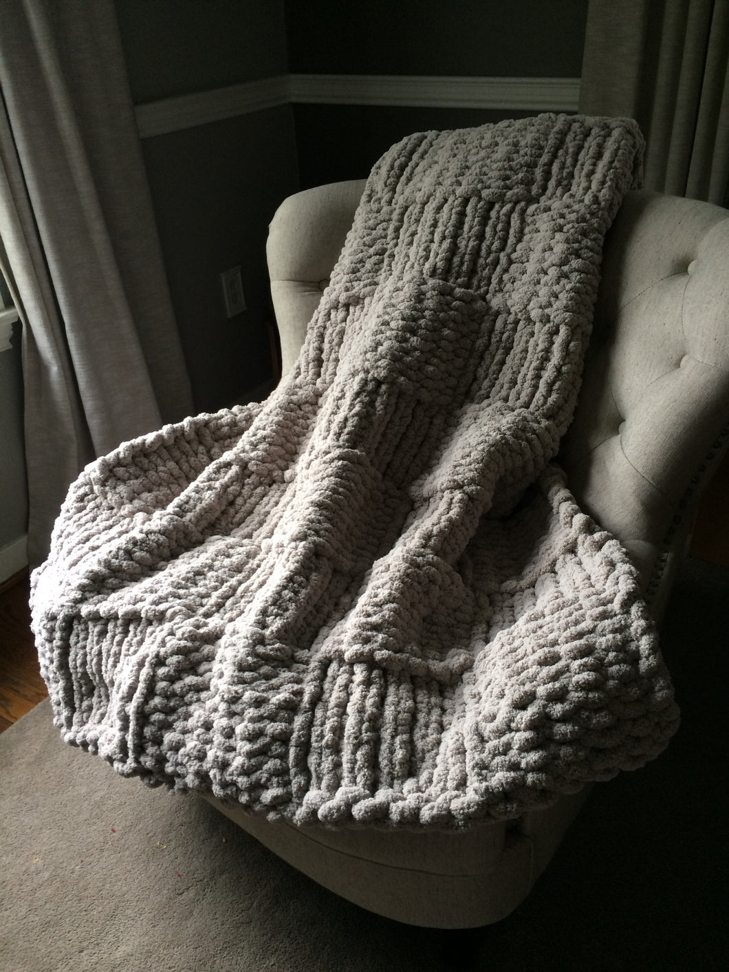 Chunky Knit Throw Blanket | Soft Light Gray Blanket - Hands On For Homemade